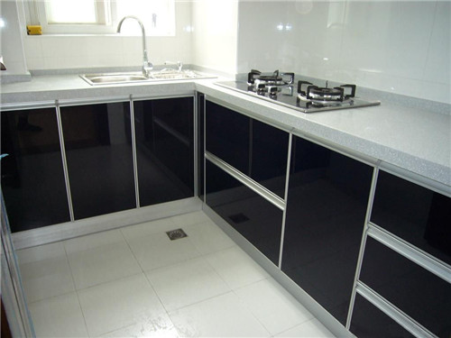 櫥柜用晶鋼門好嗎？且看晶鋼門櫥柜的優缺點分析！