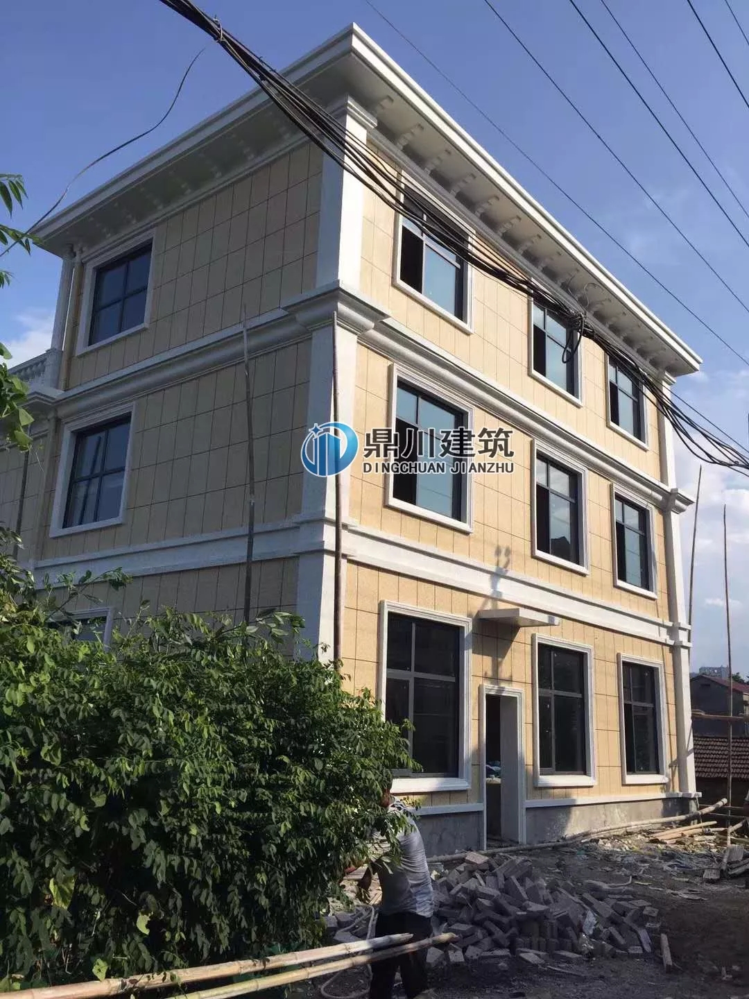 【案例】農(nóng)村建房火爆的三層帶露臺(tái)簡(jiǎn)歐小別墅，看了案例都想蓋！