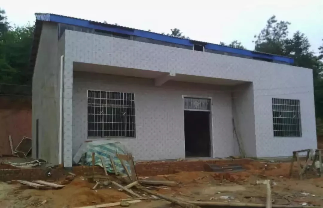 這才叫享福！網友分享兄弟姐妹眾力給老母親農村自建房過程！