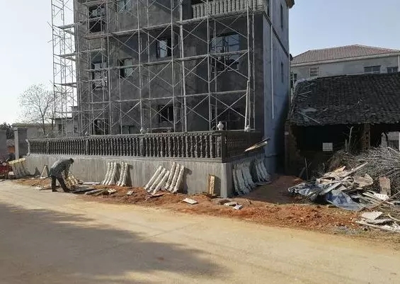 【自建房案例】網友30萬蓋三層自建房，建成效果讓鄰居紛紛仿建！