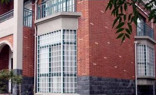 農村自建房如何選擇內置防盜窗